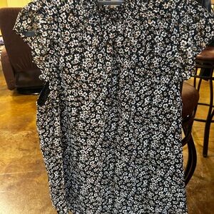 Pleione Black and White Ruffled Cap Sleeve Blouse